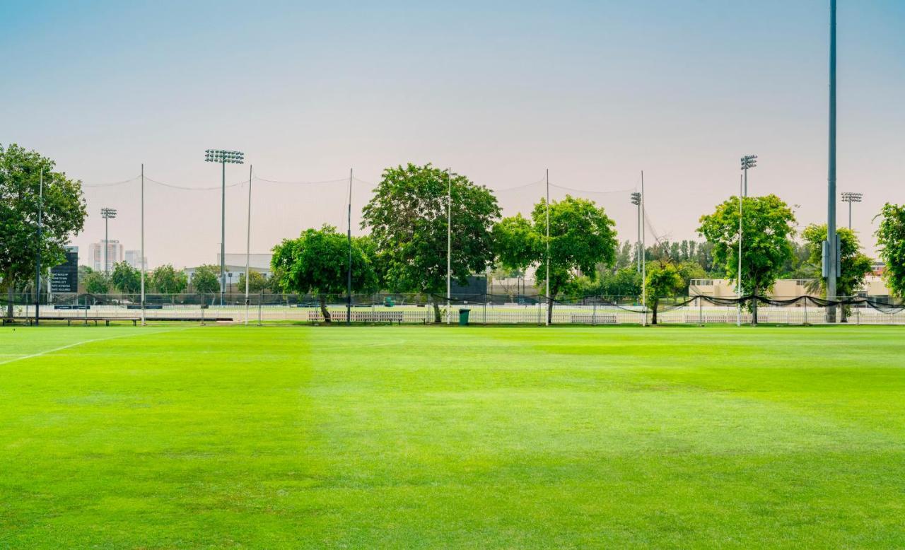 Emirates Sports Hotel, Dubai Sports City Exterior photo