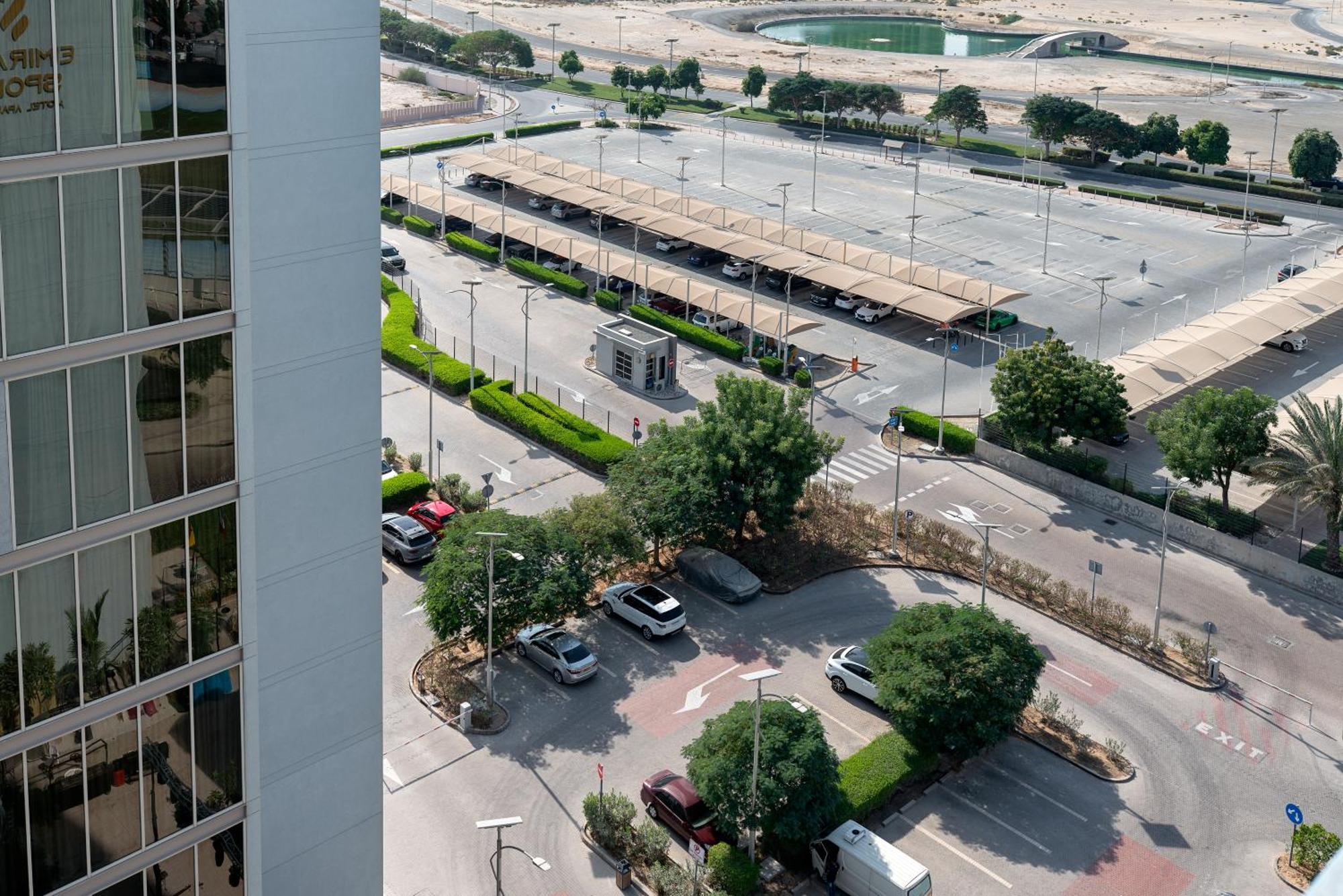 Emirates Sports Hotel, Dubai Sports City Exterior photo